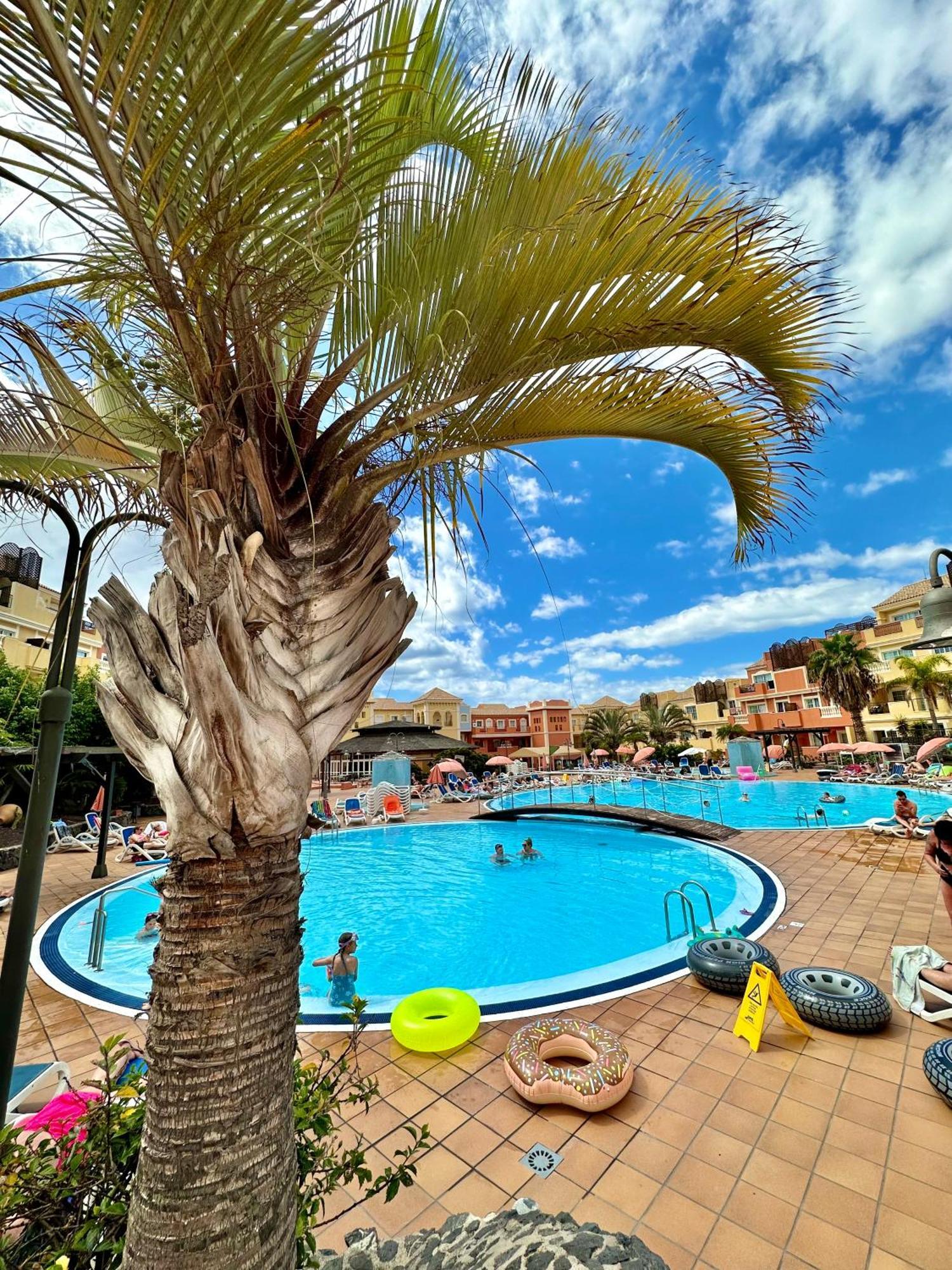 Sunny Apartment & Heated Pool Лос Кристианос Экстерьер фото
